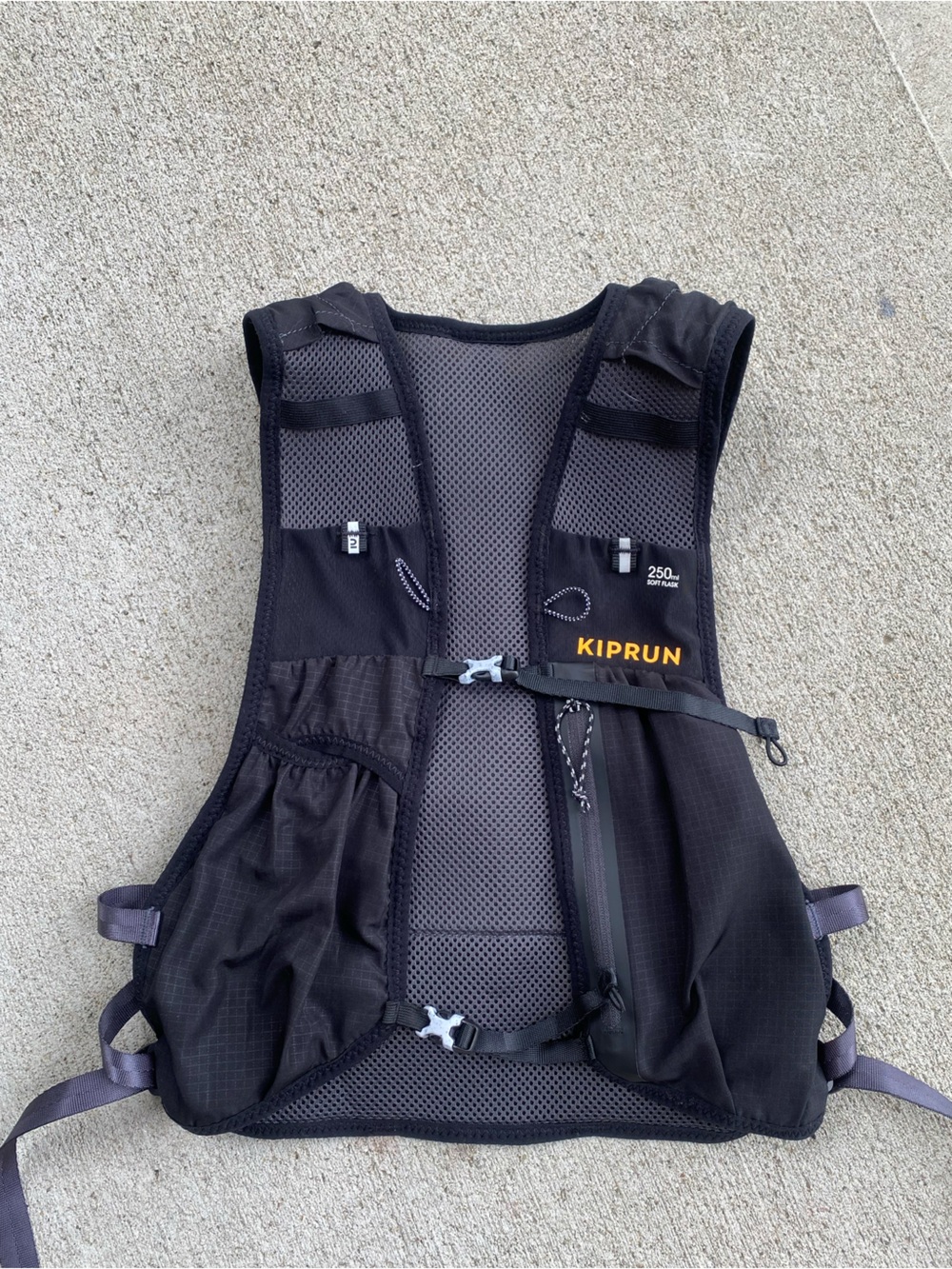 KIPRUN 5 Liter Running Vest